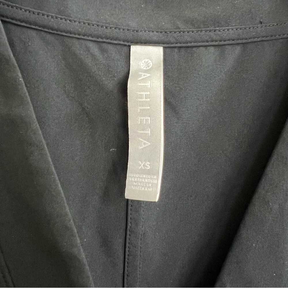 Athleta Womens Marlow Featherweight Stretch Romper in Black, Size XS - Picture 7 of 8